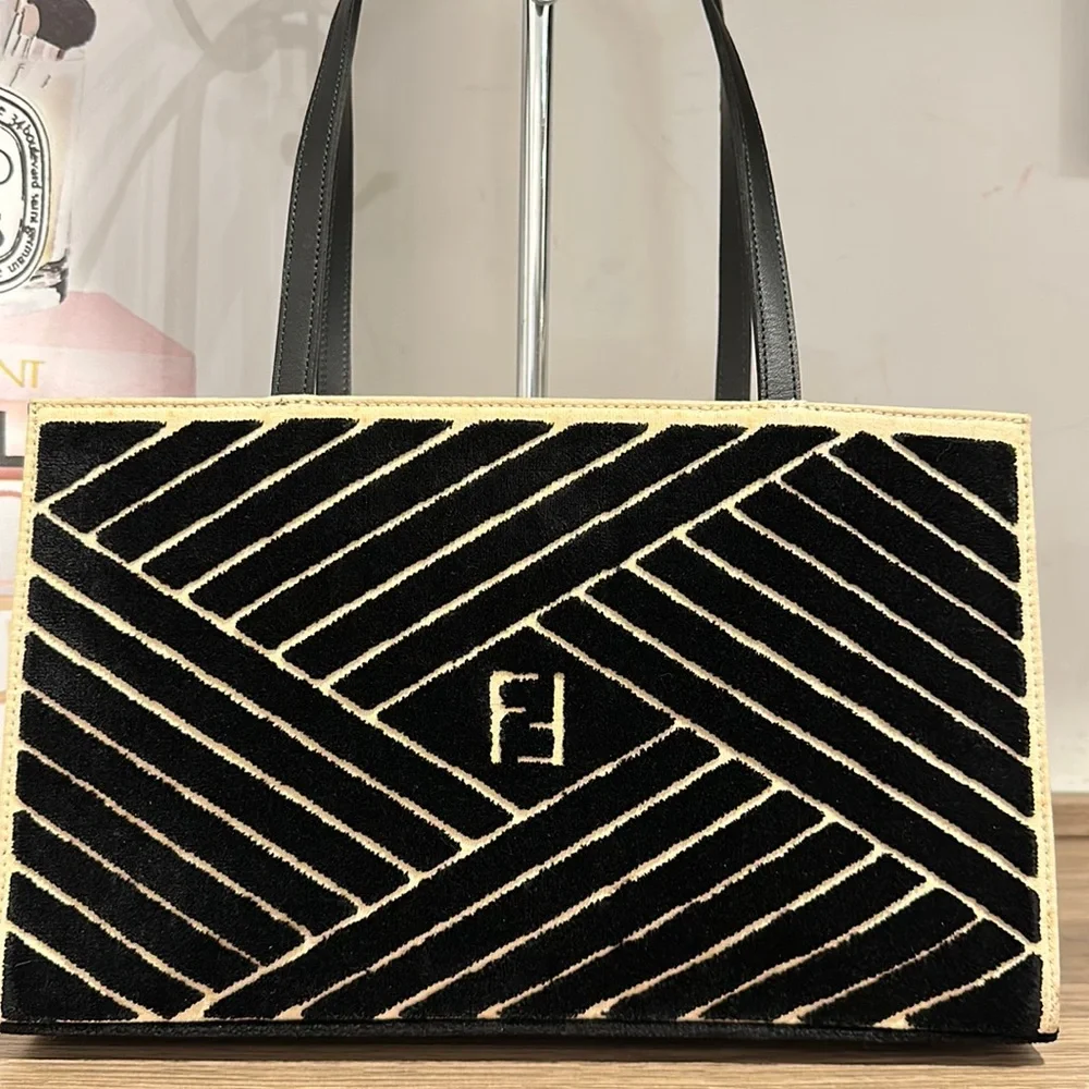 đĽ Fendi Snake-skin & Velvet-Canvas Shoulder Bag đĽ - Picture 3 of 17